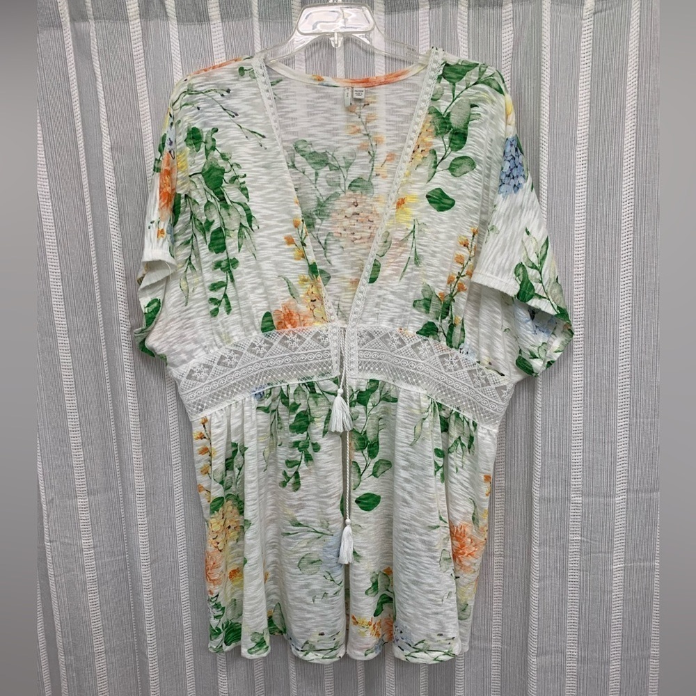 Est. 1946 Kimono Beach Coverup White and Floral Size 26/28